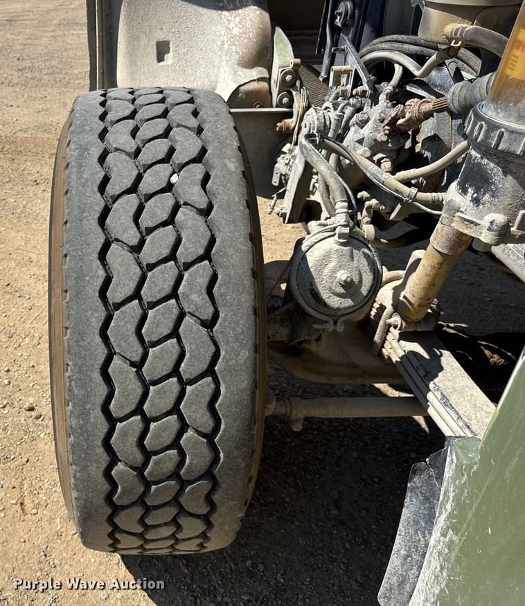 image for item ER0059 2011 Peterbilt 365 ready mix truck