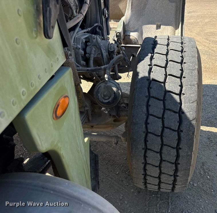 image for item ER0059 2011 Peterbilt 365 ready mix truck