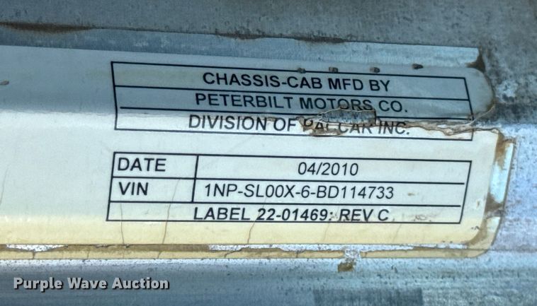 image for item ER0059 2011 Peterbilt 365 ready mix truck