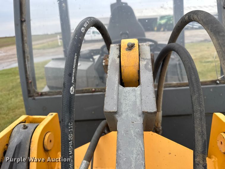 image for item ER2356 2006 Volvo L25B-P wheel loader