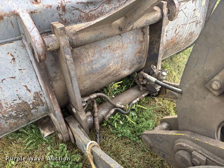 image for item ER2356 2006 Volvo L25B-P wheel loader