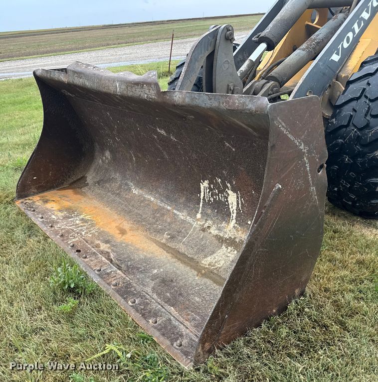 image for item ER2356 2006 Volvo L25B-P wheel loader