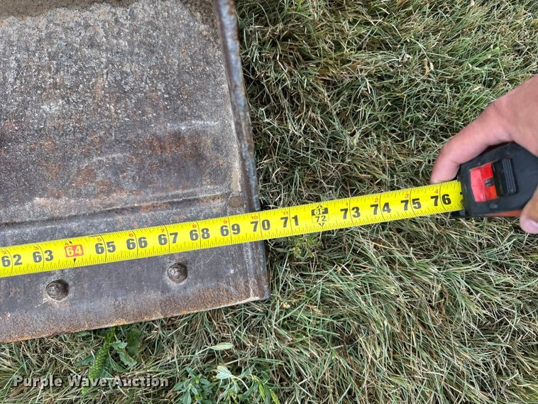 image for item ER2356 2006 Volvo L25B-P wheel loader