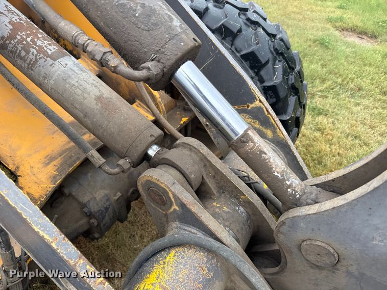 image for item ER2356 2006 Volvo L25B-P wheel loader