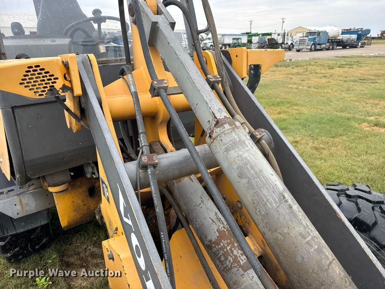 image for item ER2356 2006 Volvo L25B-P wheel loader