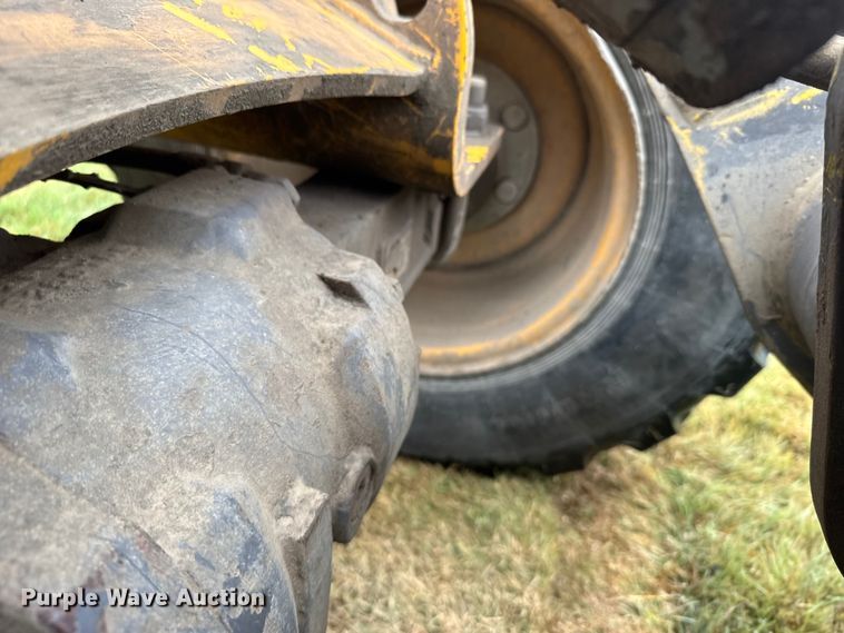 image for item ER2356 2006 Volvo L25B-P wheel loader