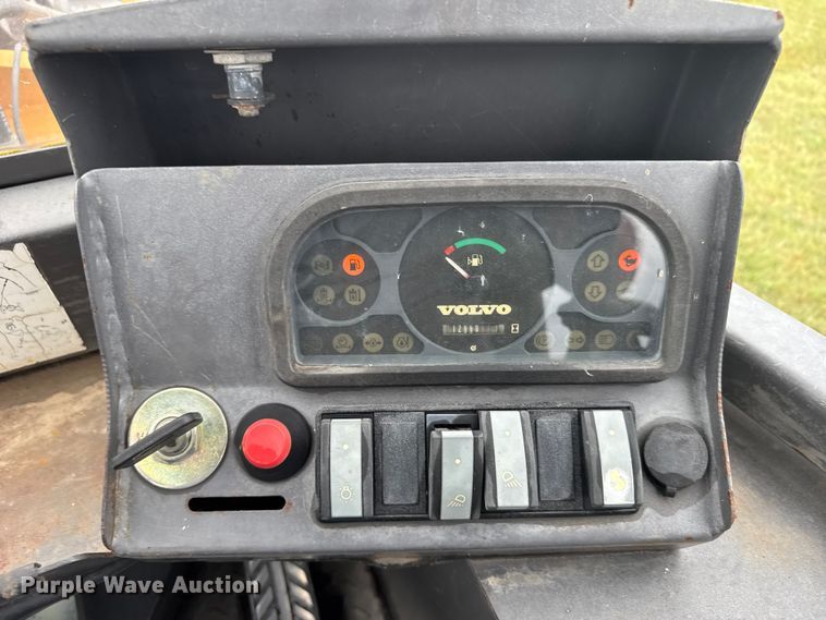 image for item ER2356 2006 Volvo L25B-P wheel loader