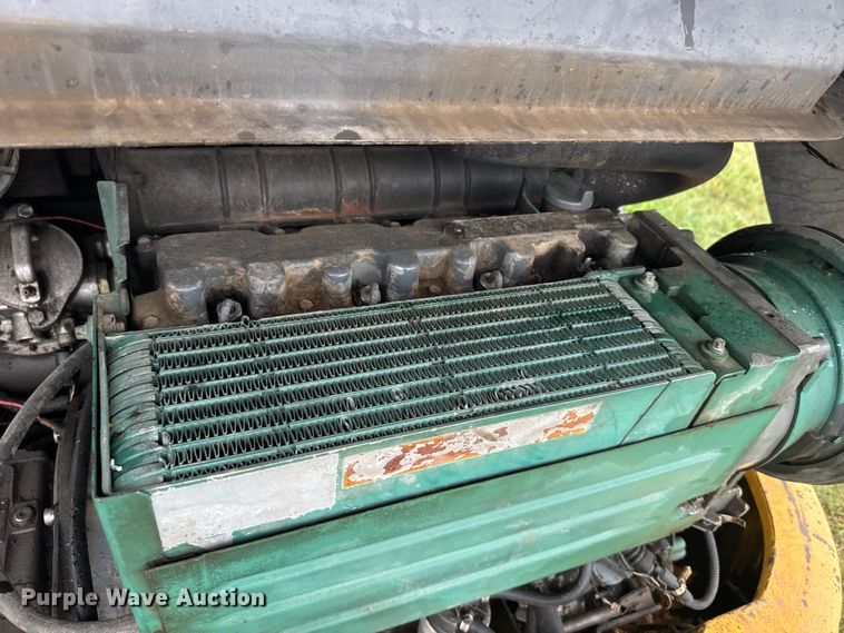 image for item ER2356 2006 Volvo L25B-P wheel loader