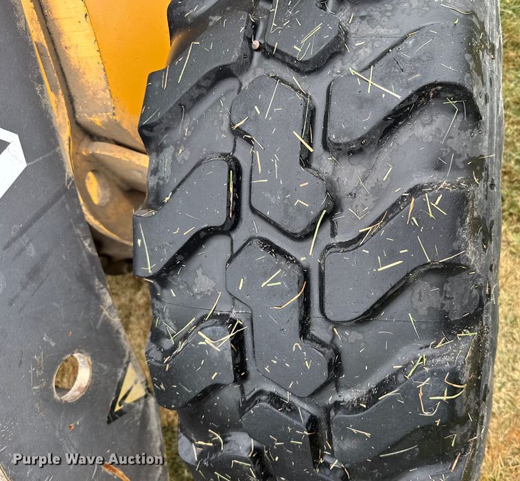 image for item ER2356 2006 Volvo L25B-P wheel loader