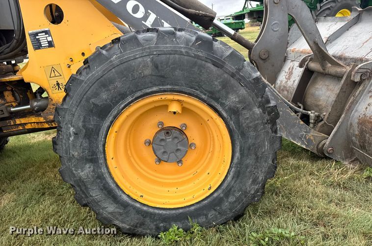 image for item ER2356 2006 Volvo L25B-P wheel loader