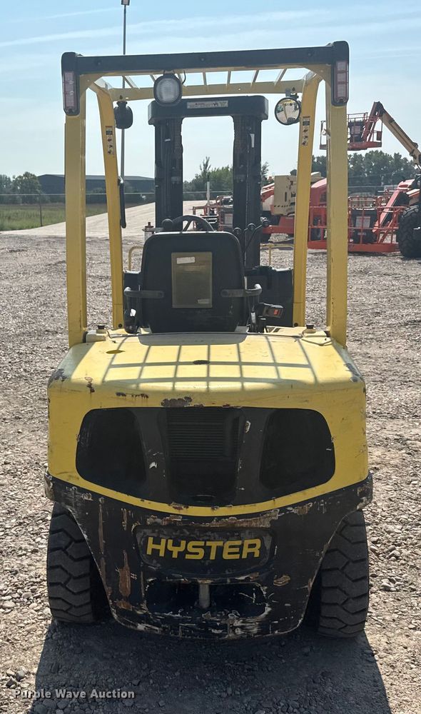 image for item ER2381 2014 Hyster 70 forklift