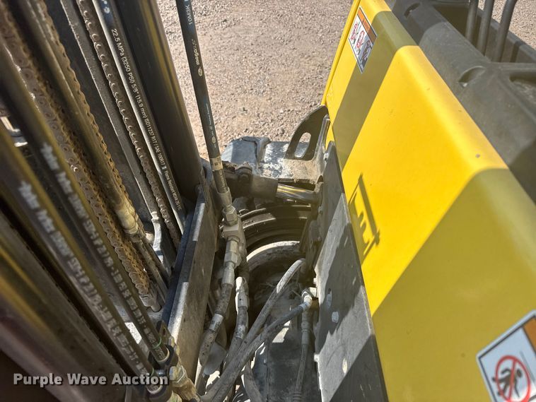 image for item ER2381 2014 Hyster 70 forklift