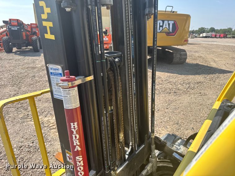 image for item ER2381 2014 Hyster 70 forklift