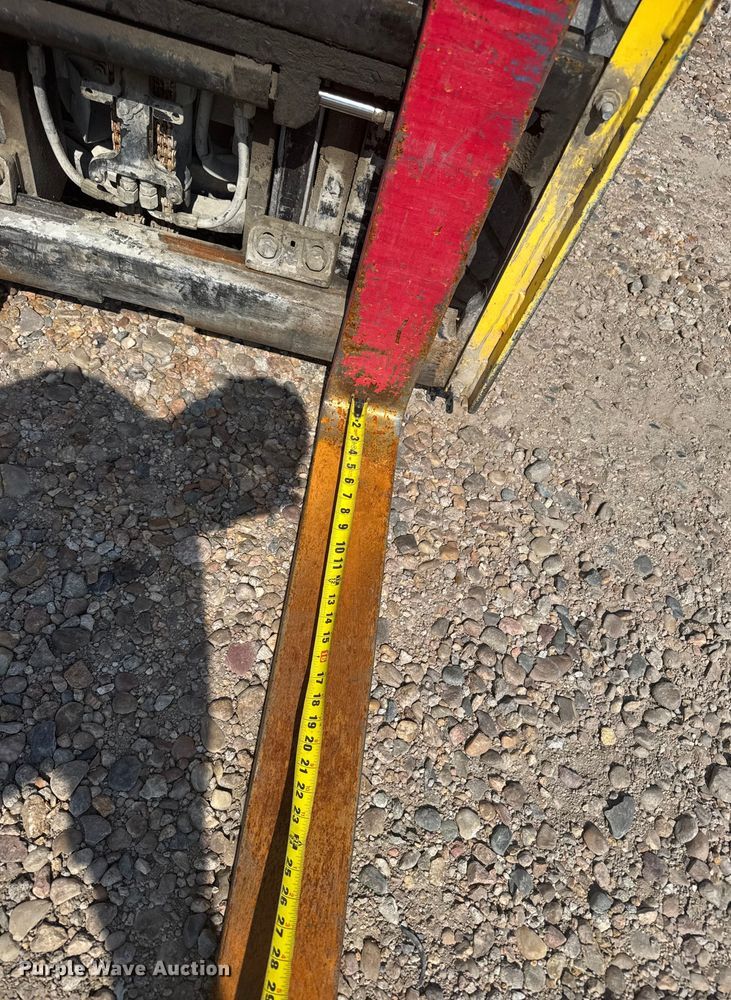 image for item ER2381 2014 Hyster 70 forklift