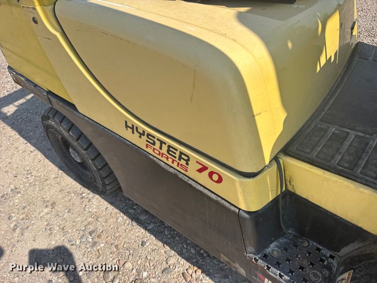 image for item ER2381 2014 Hyster 70 forklift