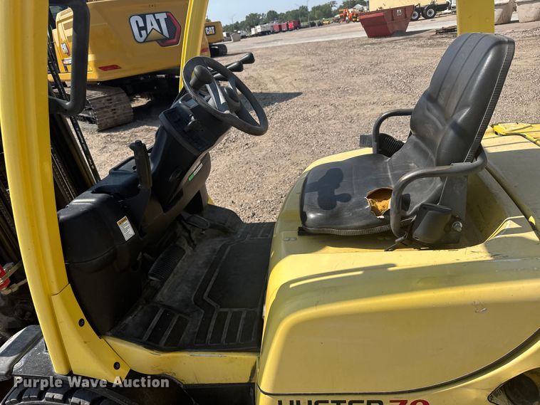 image for item ER2381 2014 Hyster 70 forklift