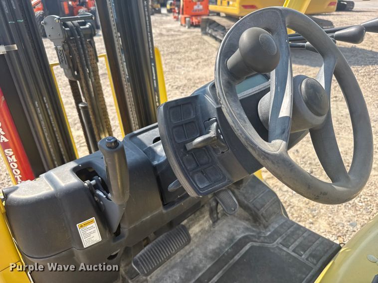 image for item ER2381 2014 Hyster 70 forklift
