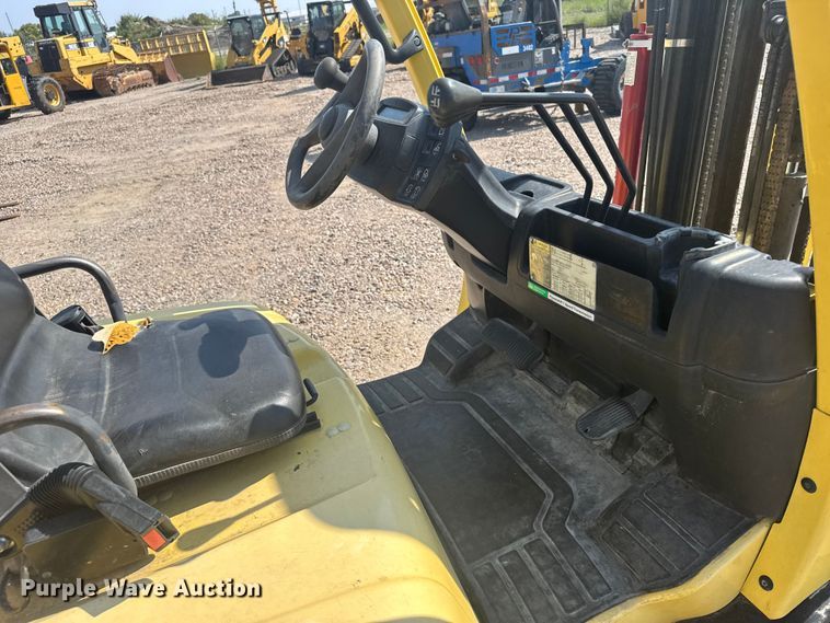 image for item ER2381 2014 Hyster 70 forklift