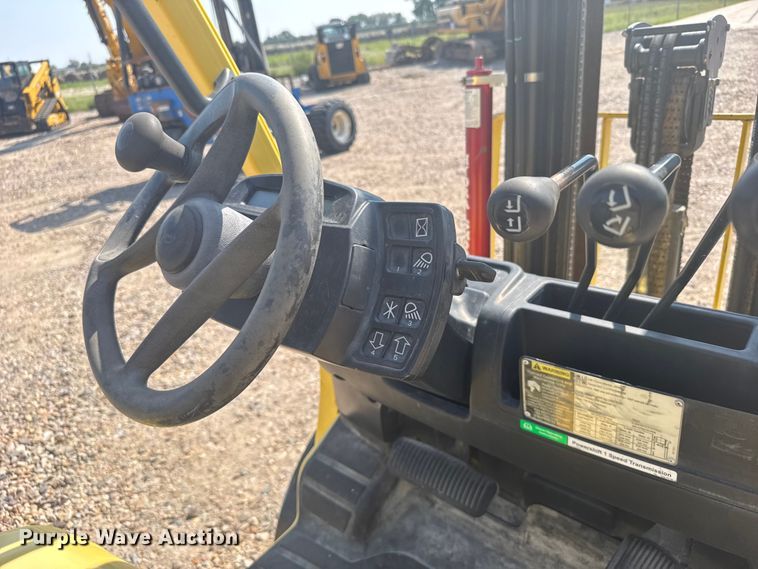 image for item ER2381 2014 Hyster 70 forklift