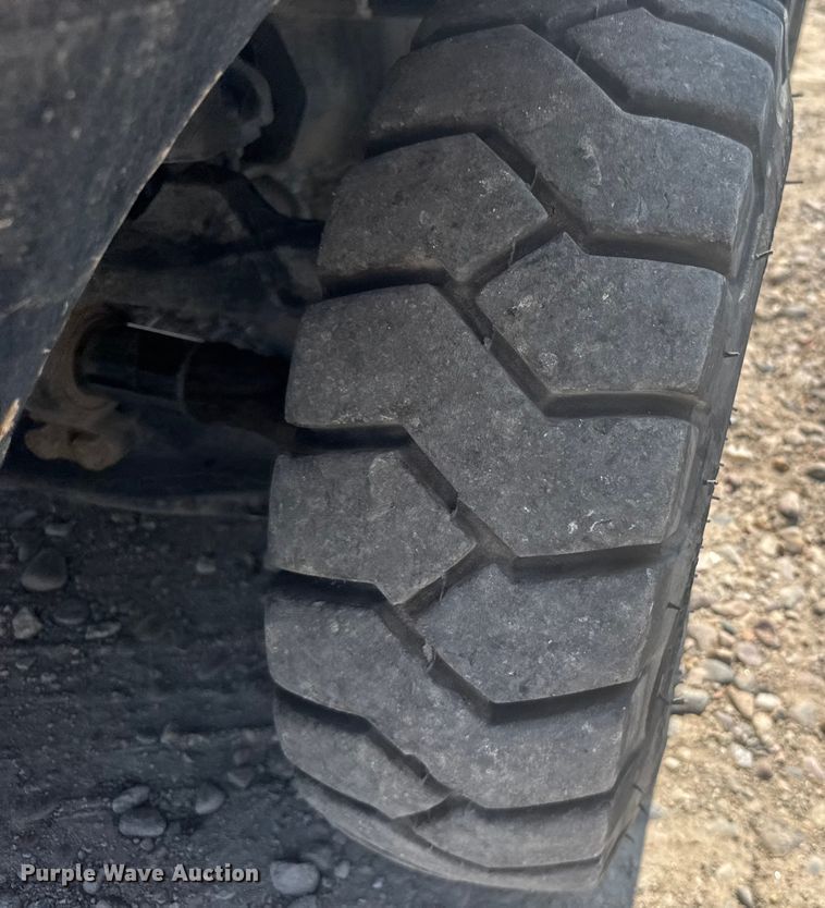 image for item ER2381 2014 Hyster 70 forklift