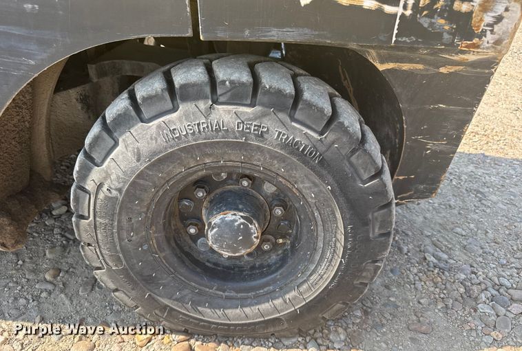 image for item ER2381 2014 Hyster 70 forklift