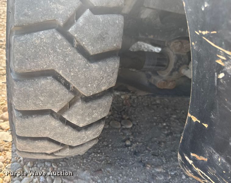 image for item ER2381 2014 Hyster 70 forklift