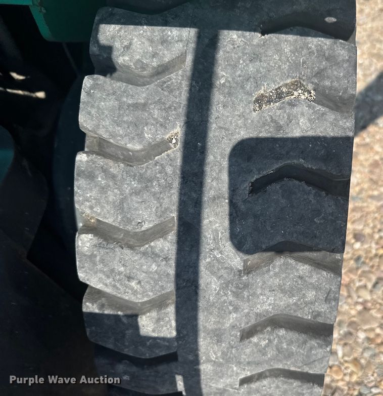 image for item ER2382 2001 Mitsubishi FG30K forklift