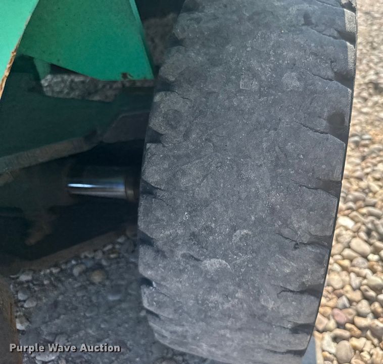 image for item ER2382 2001 Mitsubishi FG30K forklift