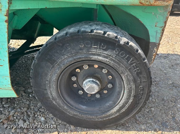 image for item ER2382 2001 Mitsubishi FG30K forklift