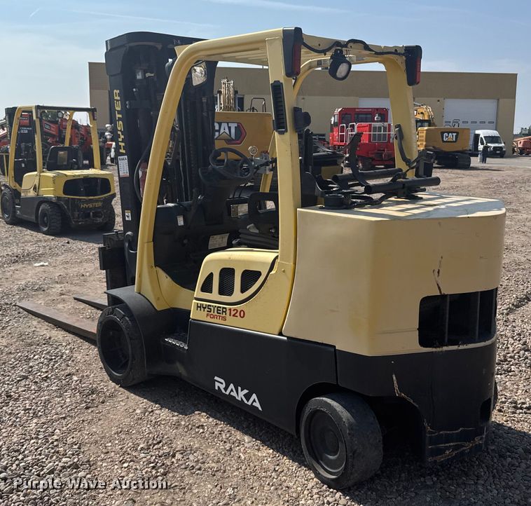 image for item ER2383 2010 Hyster 120 forklift