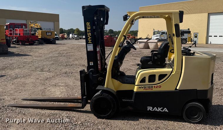 image for item ER2383 2010 Hyster 120 forklift