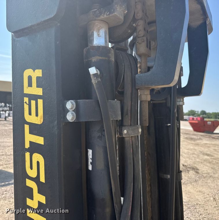image for item ER2383 2010 Hyster 120 forklift