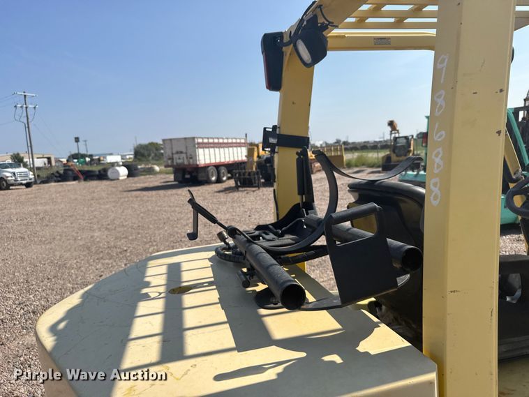 image for item ER2383 2010 Hyster 120 forklift