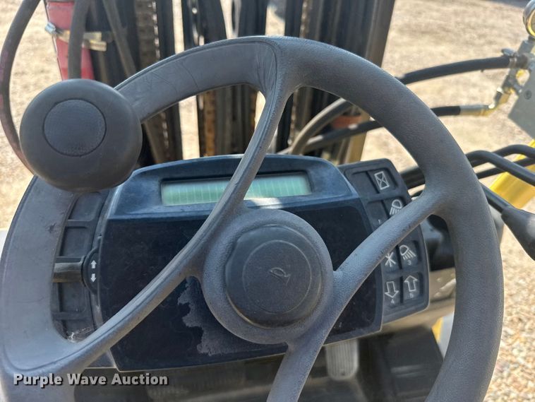 image for item ER2383 2010 Hyster 120 forklift