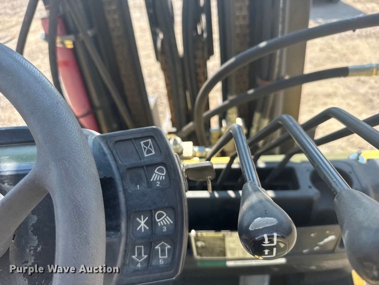 image for item ER2383 2010 Hyster 120 forklift