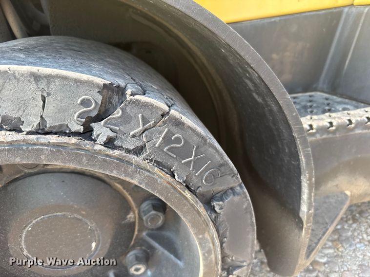 image for item ER2383 2010 Hyster 120 forklift