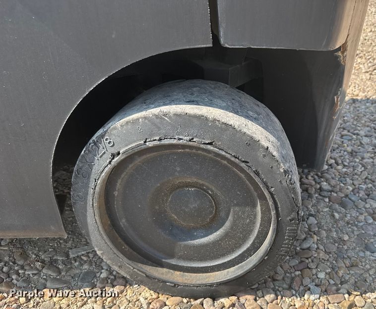 image for item ER2383 2010 Hyster 120 forklift