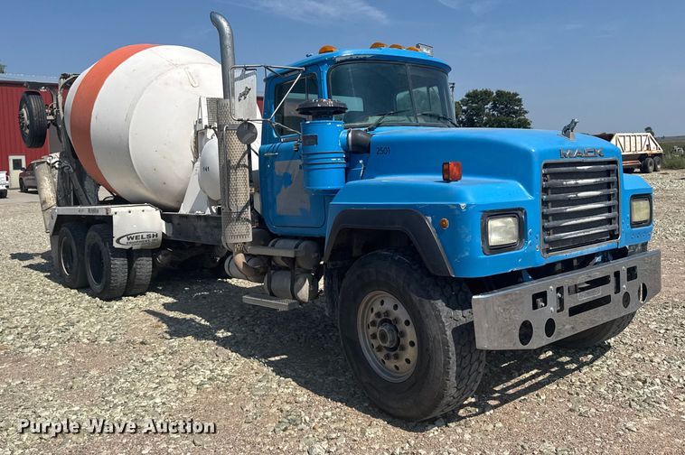 image for item ER2385 1997 Mack ready mix truck
