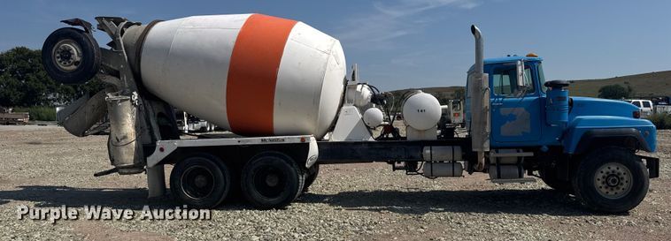 image for item ER2385 1997 Mack ready mix truck