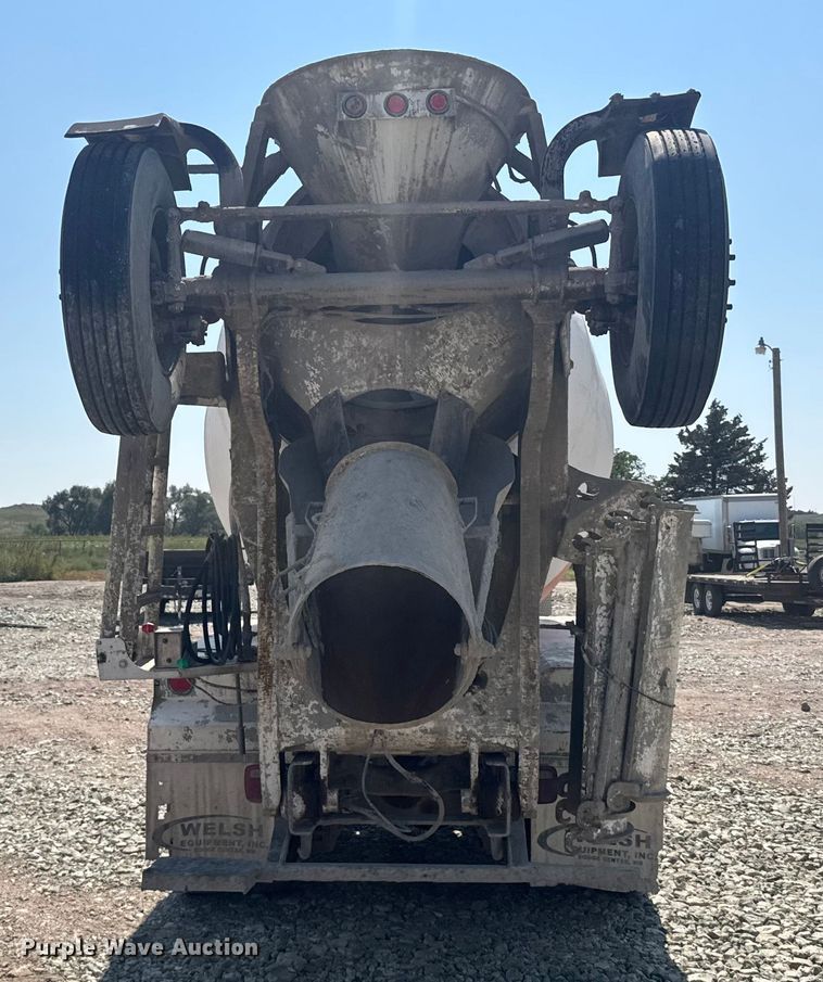 image for item ER2385 1997 Mack ready mix truck