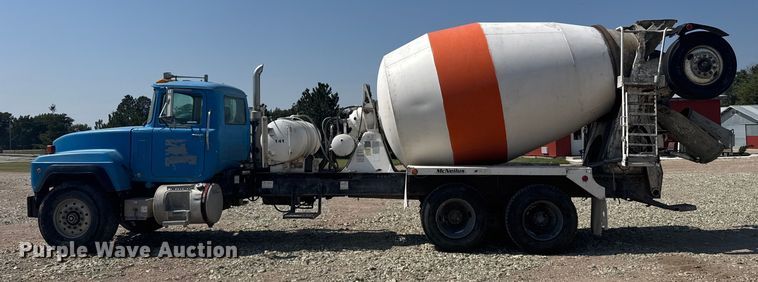 image for item ER2385 1997 Mack ready mix truck