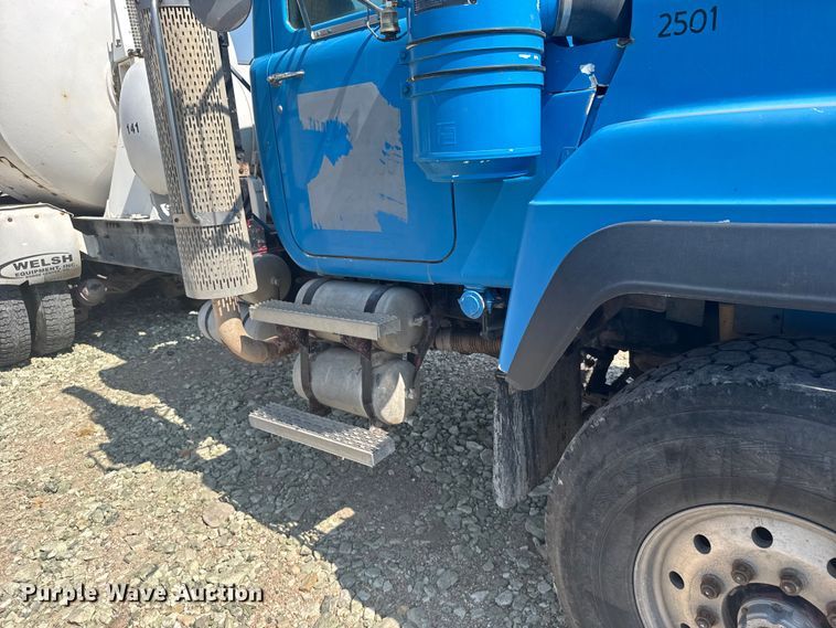 image for item ER2385 1997 Mack ready mix truck