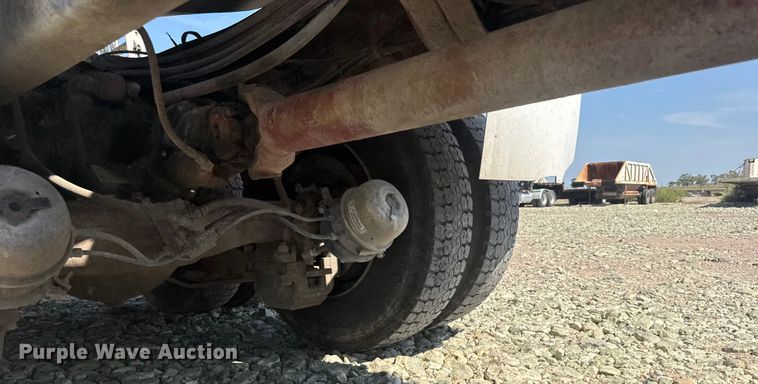 image for item ER2385 1997 Mack ready mix truck