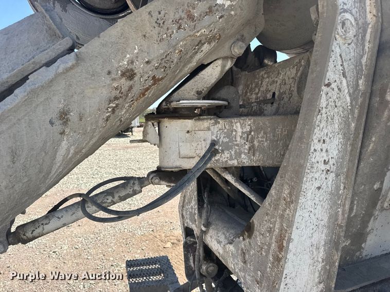 image for item ER2385 1997 Mack ready mix truck