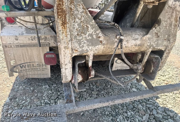 image for item ER2385 1997 Mack ready mix truck