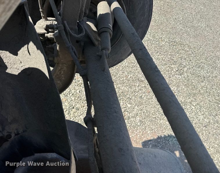 image for item ER2385 1997 Mack ready mix truck