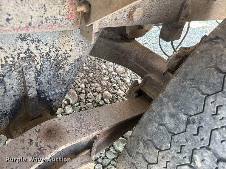 image for item ER2385 1997 Mack ready mix truck