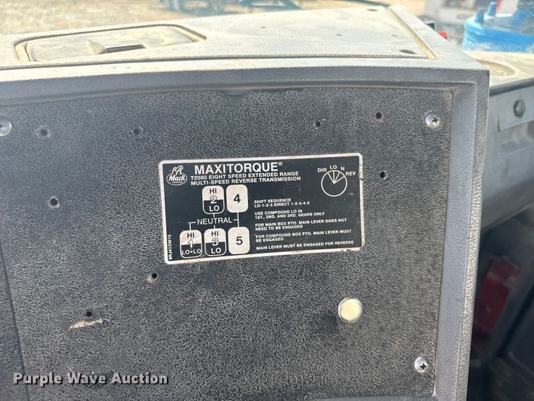 image for item ER2385 1997 Mack ready mix truck