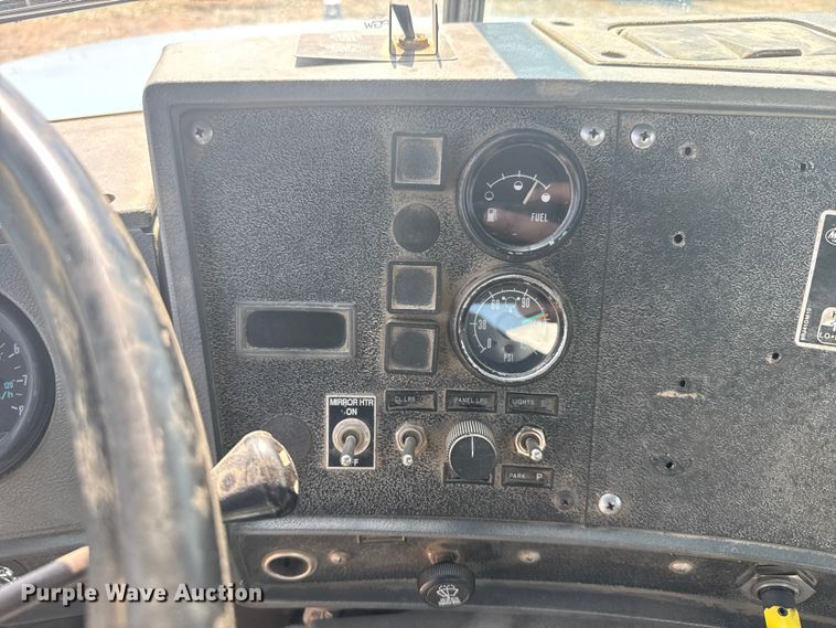 image for item ER2385 1997 Mack ready mix truck