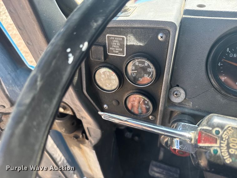 image for item ER2385 1997 Mack ready mix truck